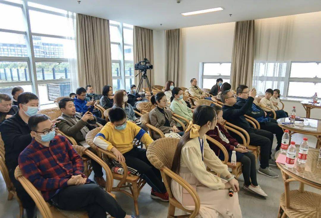 【kaiyun开云网页版】
你对《笑傲江湖》相识几多？ ——“金庸十五讲”之天子呼来不上船——《笑傲江湖》漫谈(图2)