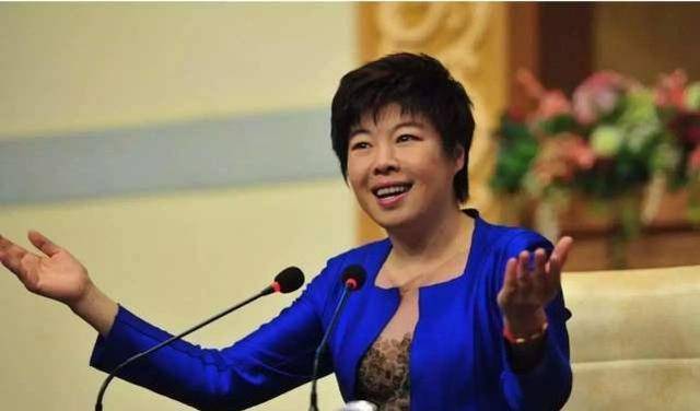 【kaiyun开云网页版】
于丹为何会被轰下讲台?看她如何解释“女子与小人” 你就懂了(图3) 【kaiyun开云网页版】
于丹为何会被轰下讲台?看她如何解释“女子与小人” 你就懂了(图3)