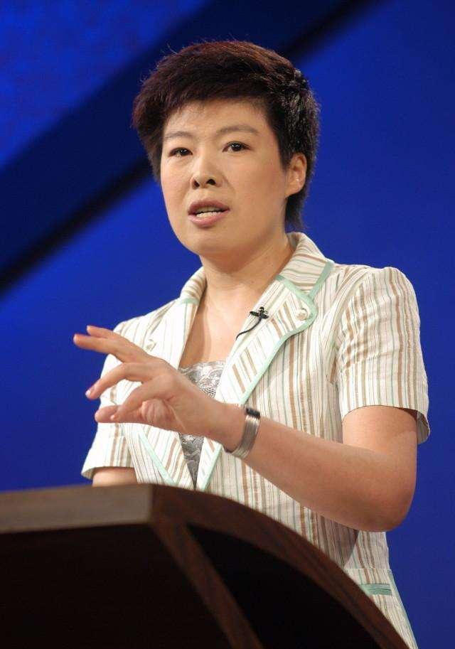 【kaiyun开云网页版】
于丹为何会被轰下讲台?看她如何解释“女子与小人” 你就懂了(图8) 【kaiyun开云网页版】
于丹为何会被轰下讲台?看她如何解释“女子与小人” 你就懂了(图8)