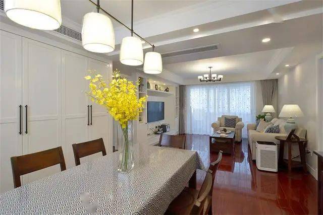 ‘kaiyun开云官方在线登录’
同事家屋子已经入住一年多了 电视配景墙的设计 悦目又实用！(图6)