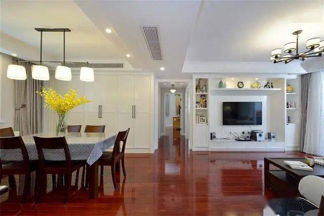 ‘kaiyun开云官方在线登录’
同事家屋子已经入住一年多了 电视配景墙的设计 悦目又实用！(图7)