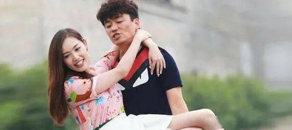 原形毕露:上综艺节目秀过恩爱就分手仳离的8大对明星 哪对最让你意外?|kaiyun开云网页版(图9)
原形毕露:上综艺节目秀过恩爱就分手仳离的8大对明星 哪对最让你意外?|kaiyun开云网页版(图9)