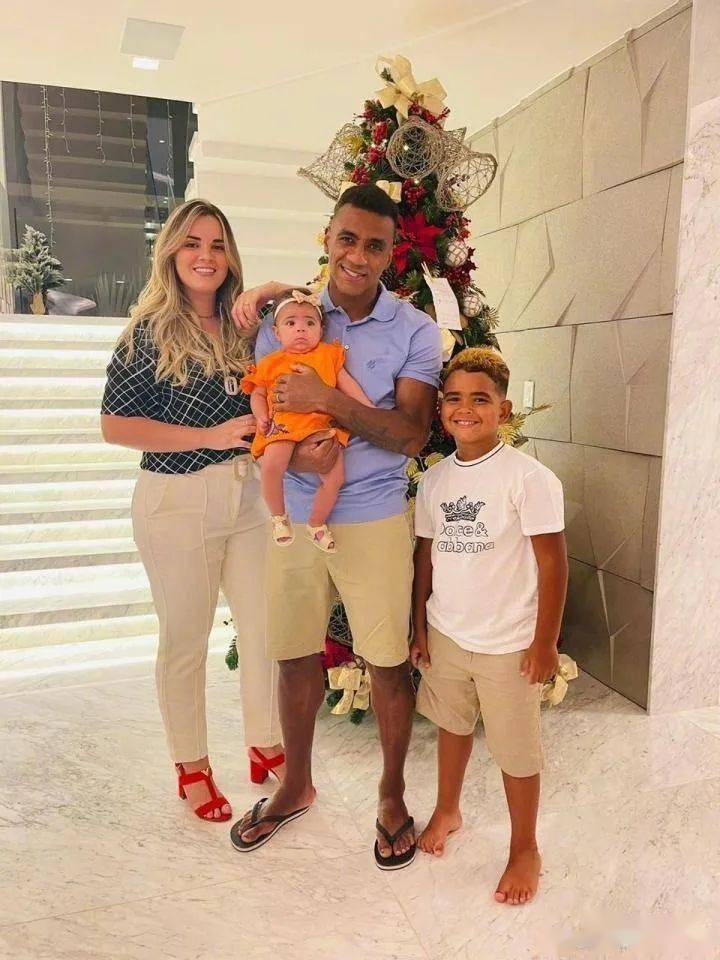 ‘kaiyun开云网页版’
穆里奇：祝大家圣诞快乐！(图3)