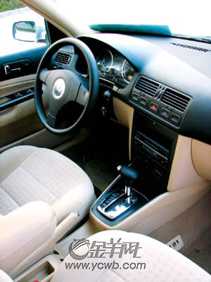 银魂真人版最新剧照曝光 小栗旬饰演坂田银时【kaiyun开云官方在线登录】(图1) kaiyun开云网页版